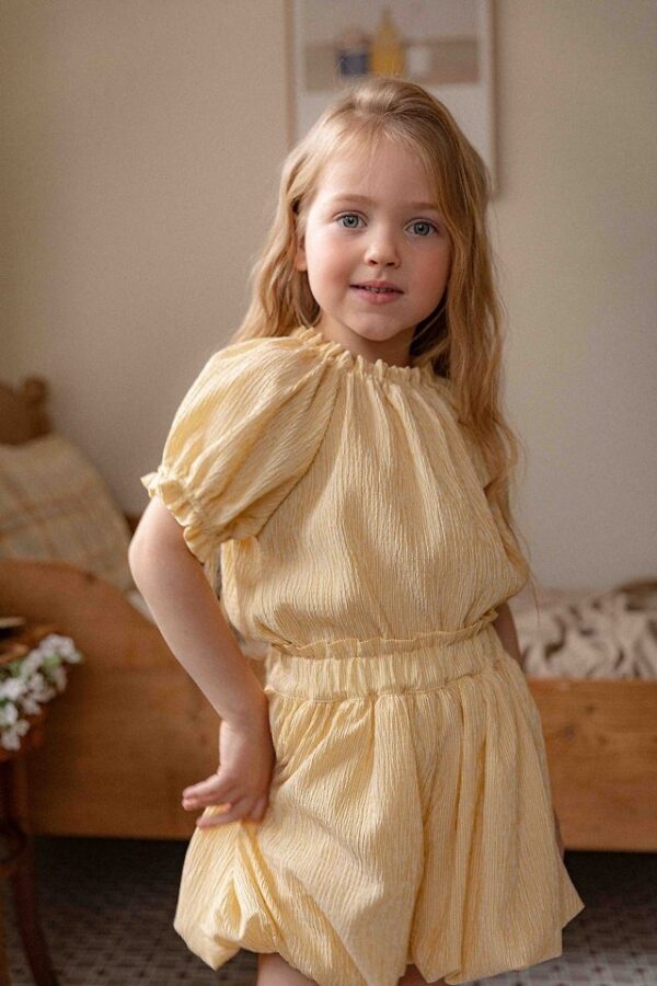 D08C3CCF-1063-42A7-A66C-C4E06F2B3BD4 〖預購〗漫步塞納河褶邊上衣