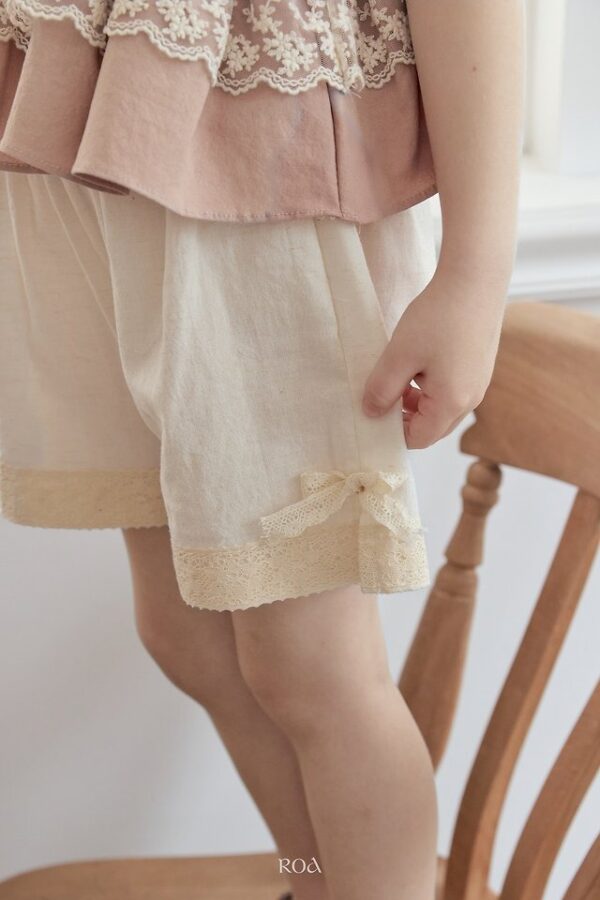 D475A1B0-F788-4493-8CB8-F92CBCCA4D7F 〖預購〗開衩輕柔棉麻短褲