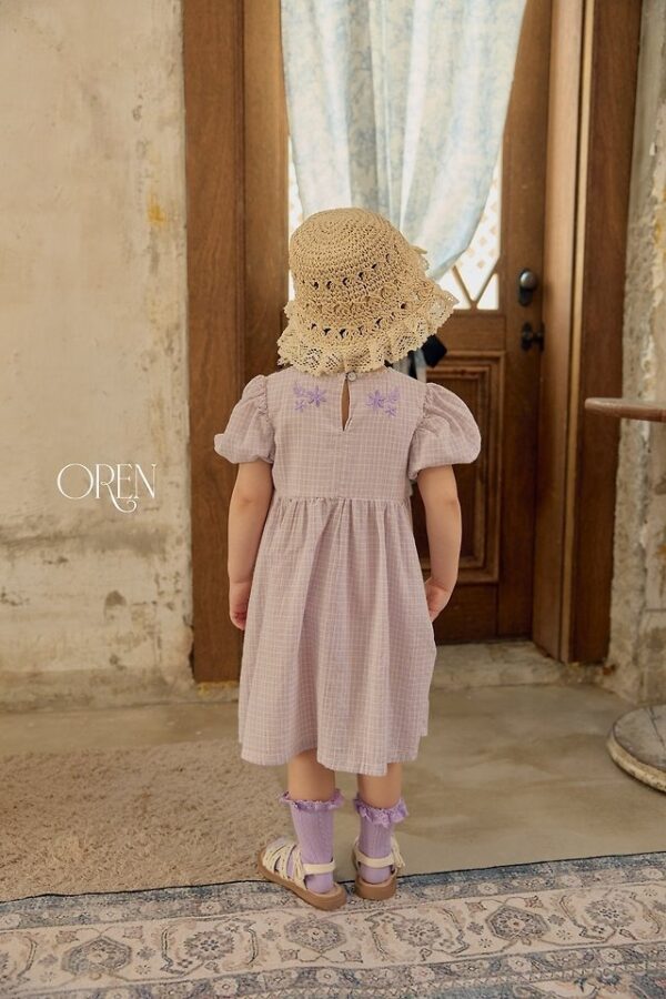 D8CB5C11-D6DB-4A00-9BBC-E49808B828CC 〖預購〗膠卷餘片碎花連身裙