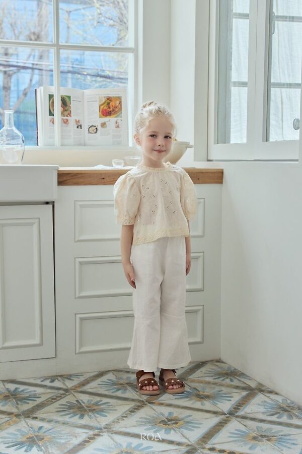 DC2EB501-B8CF-4335-AB35-0CAB8CEF2EC3 〖預購〗蕾絲刺繡短上衣