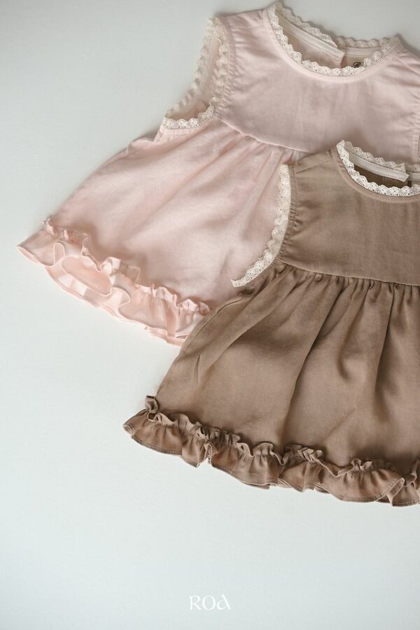 DE4D910D-1D1F-4122-93BD-D8677E71F391 〖預購〗荷葉邊優雅上衣