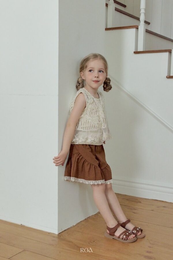 E50C9B6F-74EC-4BAE-B1A0-4D9D811D50D7 〖預購〗蕾絲透紗背心