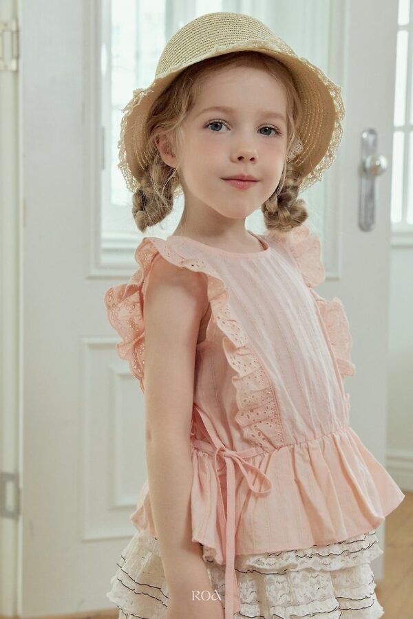 E870F4C2-45E6-40B2-A815-E03AE757EAF6 〖預購〗羽感抓皺綁帶上衣