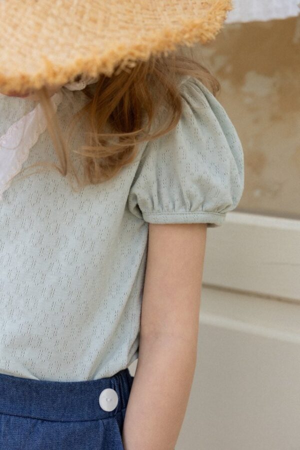 E8E1BC18-DA5A-4D28-9AA6-830D4266654F 〖預購〗褶皺雲朵澎袖衫