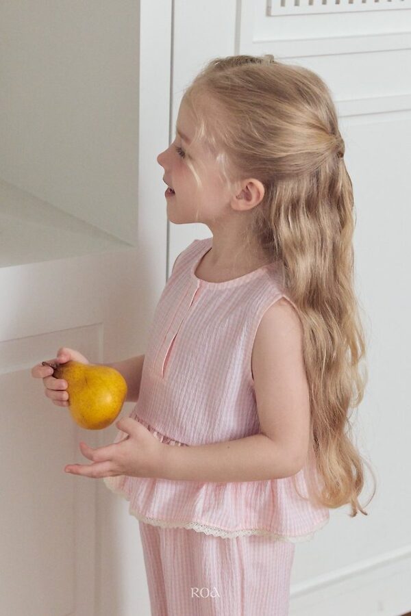 E9839399-5DA5-41B8-AF19-F8F04907B23D 〖預購〗奶茶格紋套裝