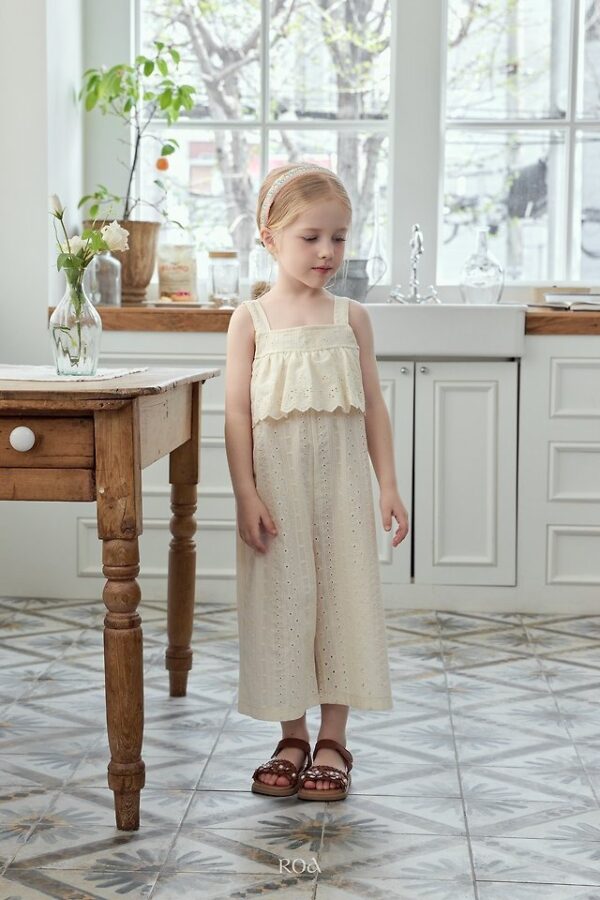 EC6A1AB2-519A-4DDE-8680-9ABAE3F48873 〖預購〗燒花蕾絲連身褲