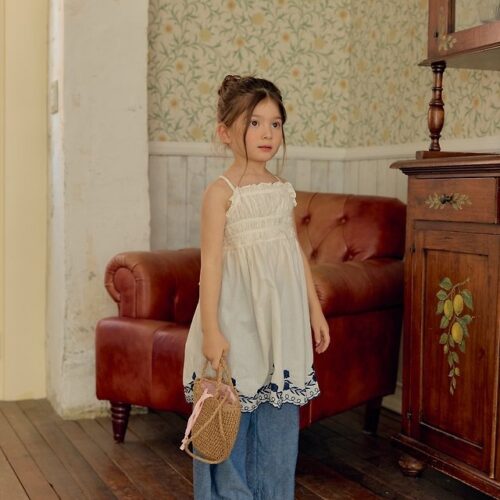 F00A7AC3-3C2A-4601-AFAC-37E9F897FAED 〖預購〗弦線共振細帶洋裝