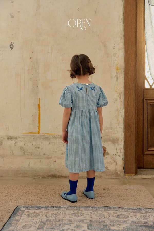 F2A7059A-441B-443A-8BB0-32692A52E536 〖預購〗膠卷餘片碎花連身裙