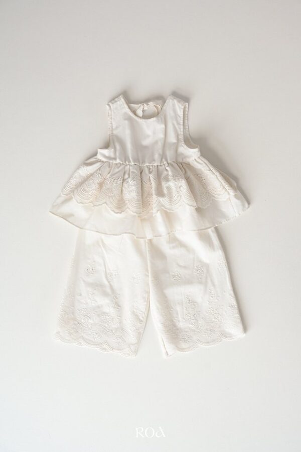 F74DB4E2-23BD-4519-BDB9-C90F9FCC9B4B 〖預購〗純棉蕾絲花影褲