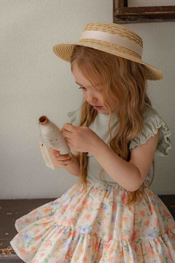 F8263C10-1677-485D-97FC-7B496313602A 〖預購〗維也納之光荷葉邊上衣