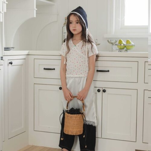 〖預購〗精緻小玫瑰短上衣