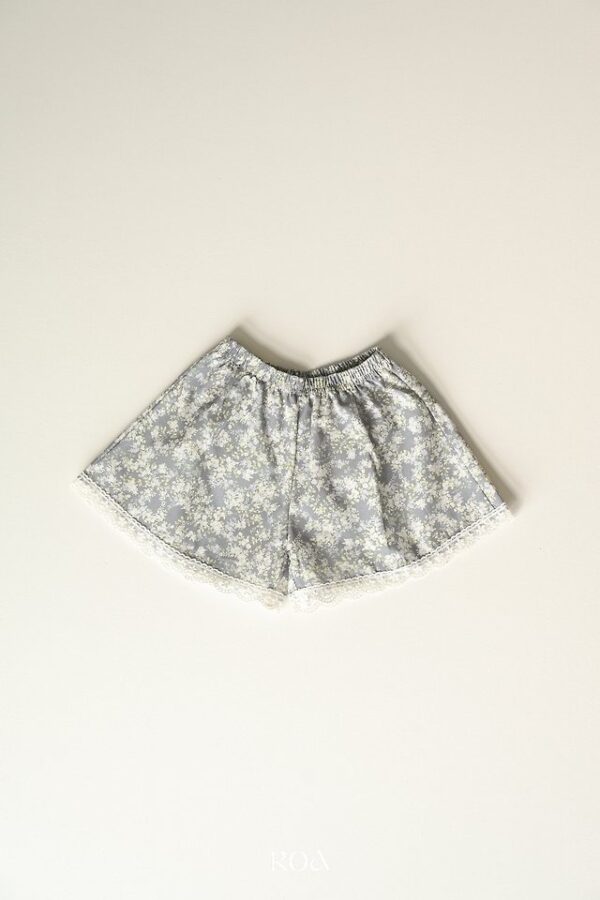 FC84D8FC-4287-4577-9055-9DB8FA079AAE 〖預購〗碎花蕾絲滾邊短褲