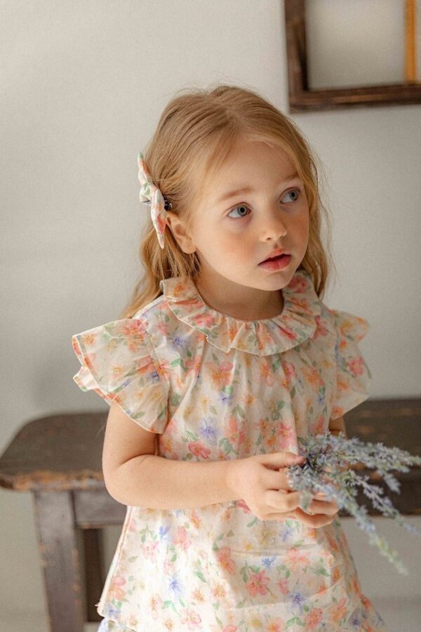 FD1C61FC-FE05-43A0-9E88-D10E6C79193D 〖預購〗莫內印象法式荷葉邊上衣