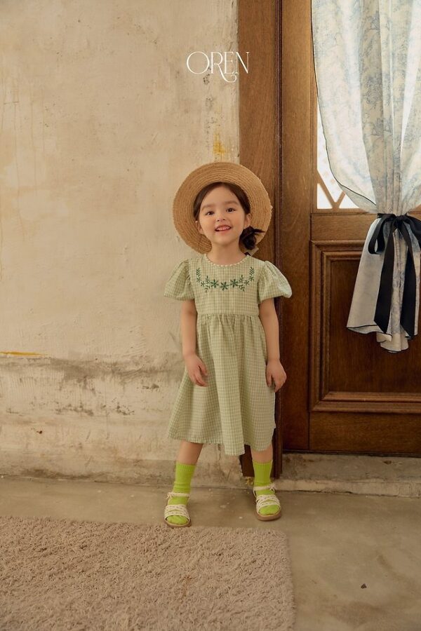 FD739E90-DA1B-4491-A6F3-4D73DCAF5EAA 〖預購〗膠卷餘片碎花連身裙