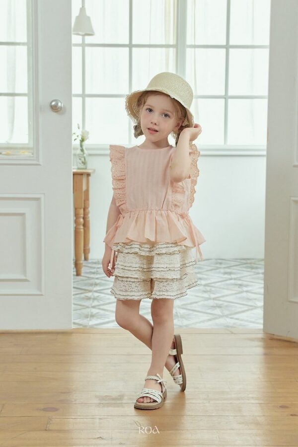 FEA73D35-5382-4483-9BBB-B765C23A8345 〖預購〗羽感抓皺綁帶上衣