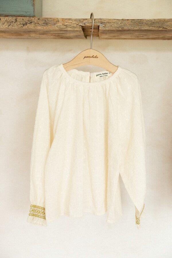 2230AB11-7D65-4CE9-9C1A-59E4D97AB15E 茉莉抓皺澎袖上衣