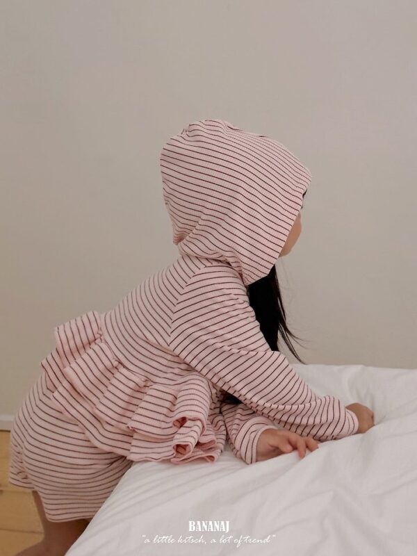 4B077FBC-C082-4331-97F4-95C8C141E923 艾諾條紋短褲