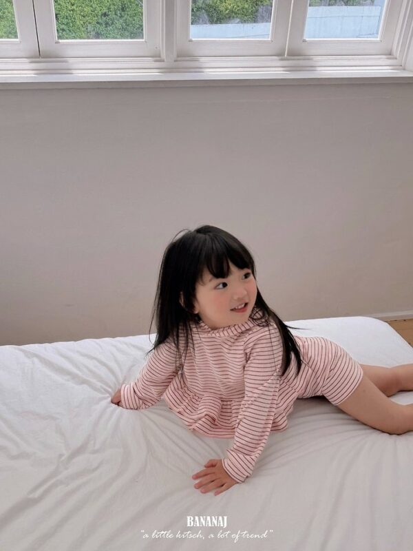 A40790D8-2083-4522-884C-58E796682FA8 艾諾連帽上衣