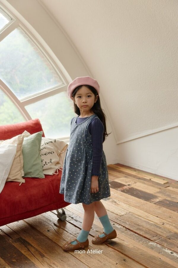 71B31C95-DF12-49FB-BB78-EAF144AA7D7D 印花吊帶洋裝