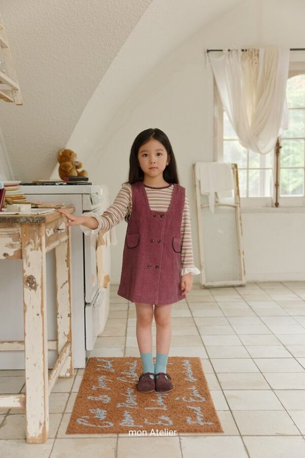 7A5ABB81-A660-4B21-8D52-C2972B0604DC 彩虹條紋上衣