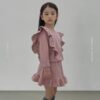 B27CC4D9-0D05-4B42-8AAC-517A72FCE9F2 芮亞荷葉領寬鬆上衣