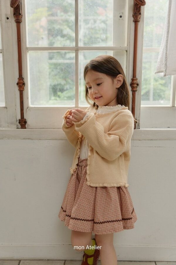 E6D0167D-649A-4F81-8E25-C7FF9F0A8828 瑪德蓮針織上開襟衫