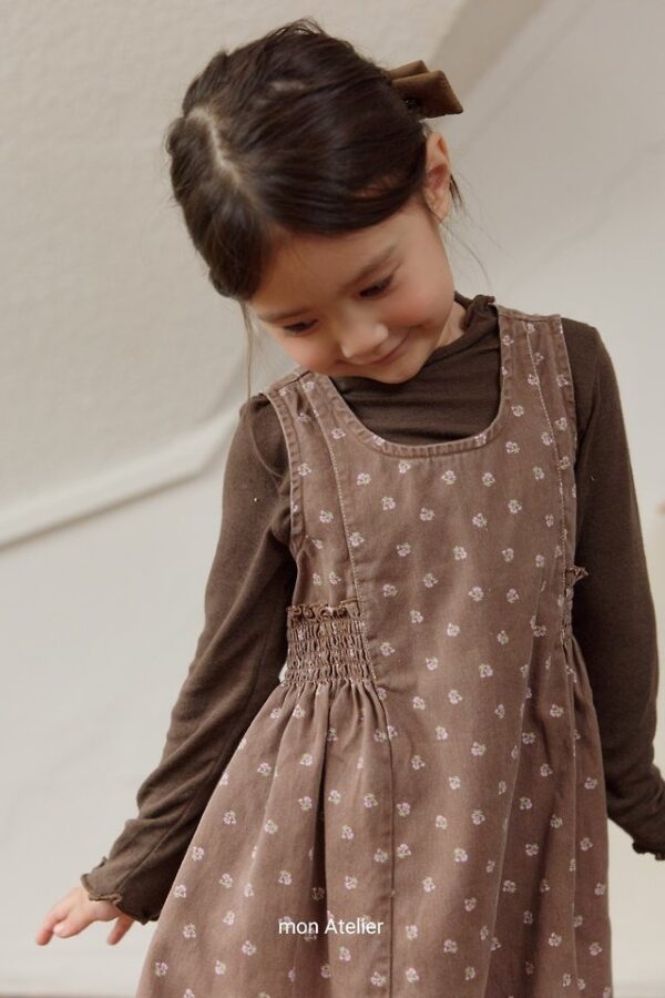 E7A4BD60-5480-431B-A296-5E4F5C1BB390 印花吊帶洋裝